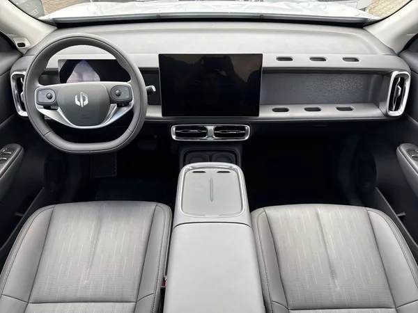 Leapmotor B10 DESIGN HYBRID EV - foto 5