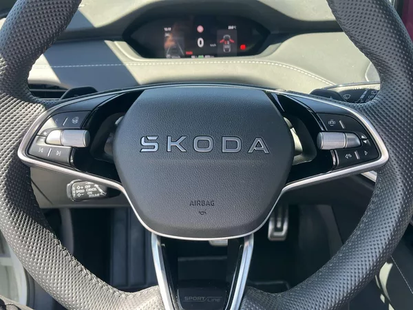 Škoda Enyaq 82 kWh 210kW Sportline 85 - foto 21