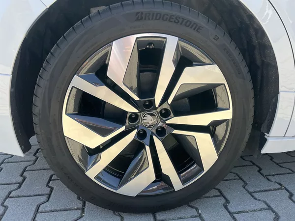 Škoda Enyaq 82 kWh 210kW Sportline 85 - foto 27