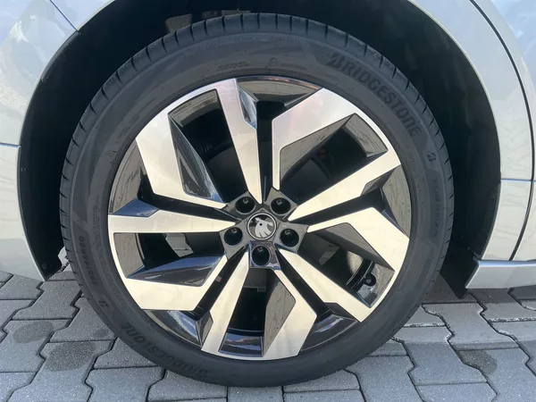 Škoda Enyaq 85 DSG Sportline - foto 32
