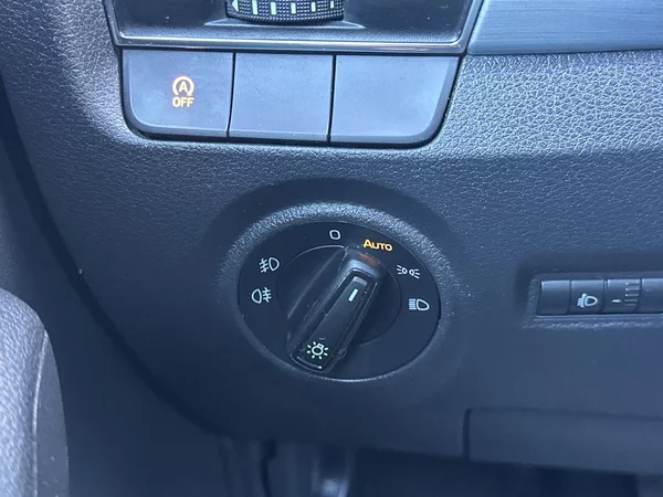 Škoda Fabia Combi 1,0 MPI Ambition - foto 15