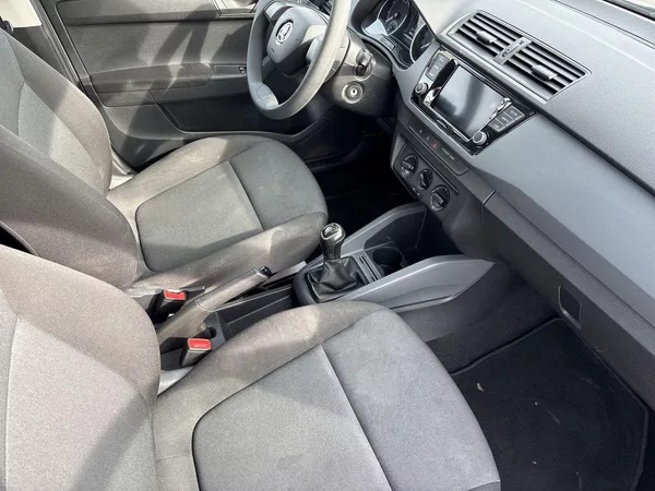 Škoda Fabia Combi Tour 1.0 TSI Active - foto 9