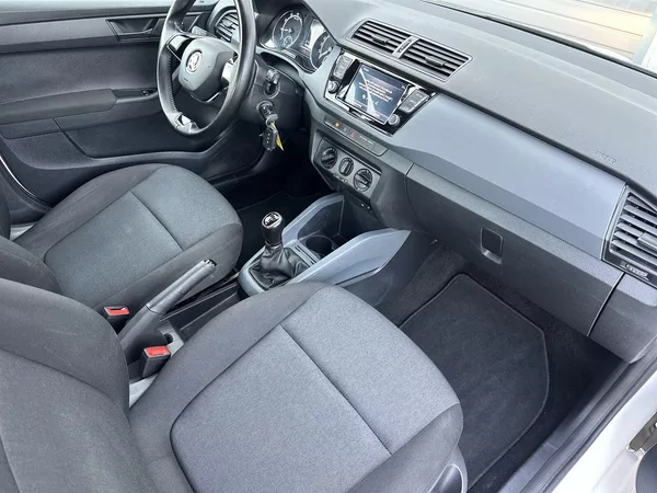 Škoda Fabia Combi Tour 1.0 TSI Active - foto 9