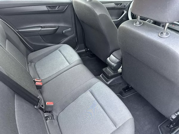 Škoda Fabia Combi Tour 1.0 TSI Active - foto 10