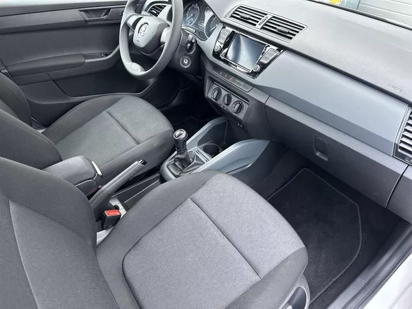 Škoda Fabia Combi Tour 1.0 TSI Active - foto 9