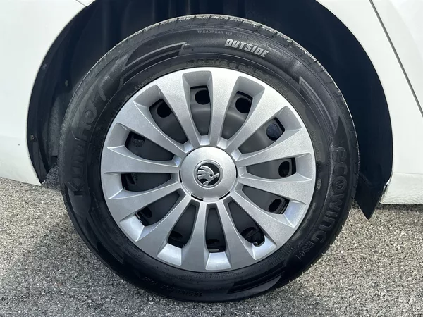 Škoda Fabia Combi Tour 1.0 TSI Active - foto 20
