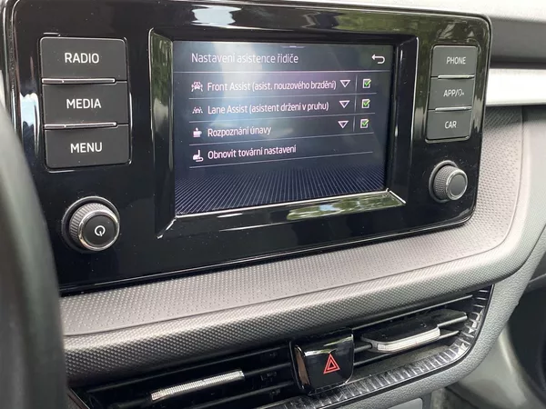 Škoda Fabia 1,0 MPi Ambition+ - foto 18