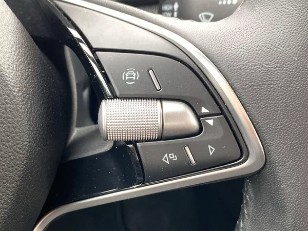 Škoda Fabia 1.0 TSI Selection - foto 15