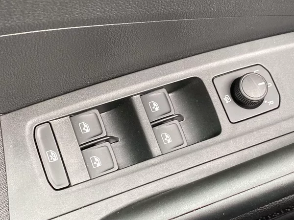 Škoda Fabia 1.0 TSI Selection - foto 21