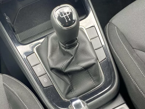 Škoda Fabia 1.0 MPI Selection - foto 17
