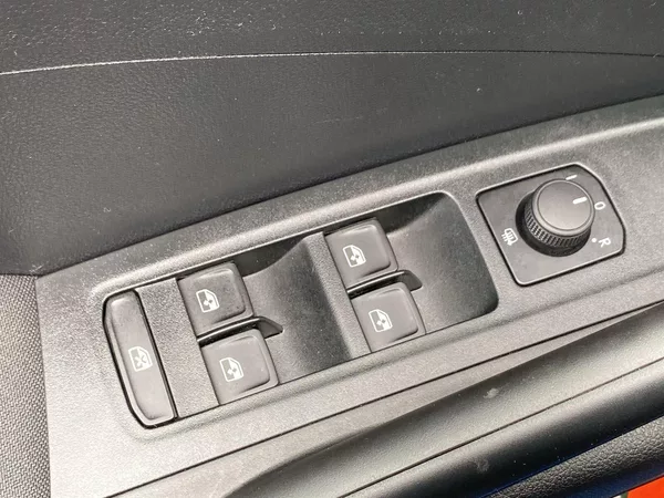 Škoda Fabia 1.0 MPI Selection - foto 20
