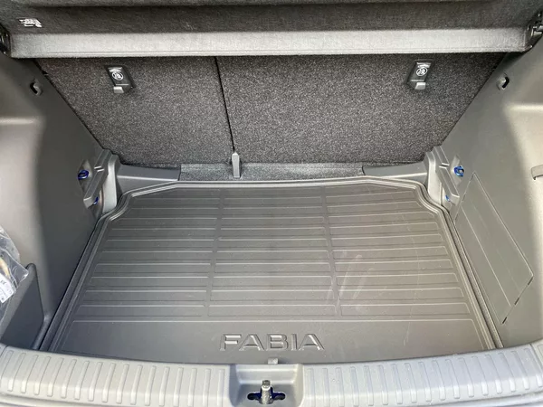 Škoda Fabia 1.0 MPI Selection - foto 28