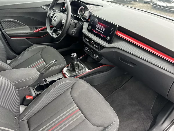 Škoda Fabia 1.0 TSI Monte Carlo - foto 9