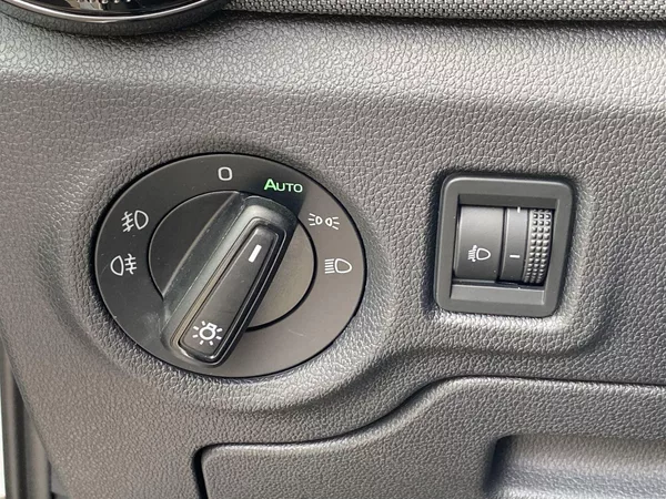 Škoda Fabia 1.0 TSI Top Selection - foto 18