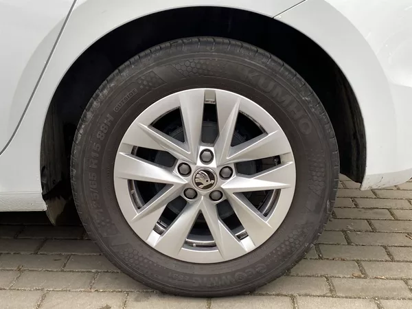 Škoda Fabia 1.0 TSI Top Selection - foto 27