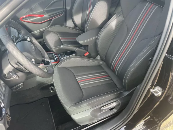 Škoda Fabia 1.0 TSI 85 KW DSG Monte Carlo - foto 10