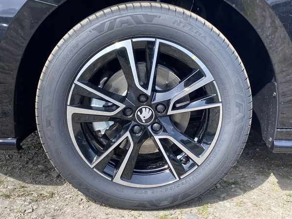 Škoda Fabia 1,0 TSI 85 kW DSG Monte Carlo - foto 24