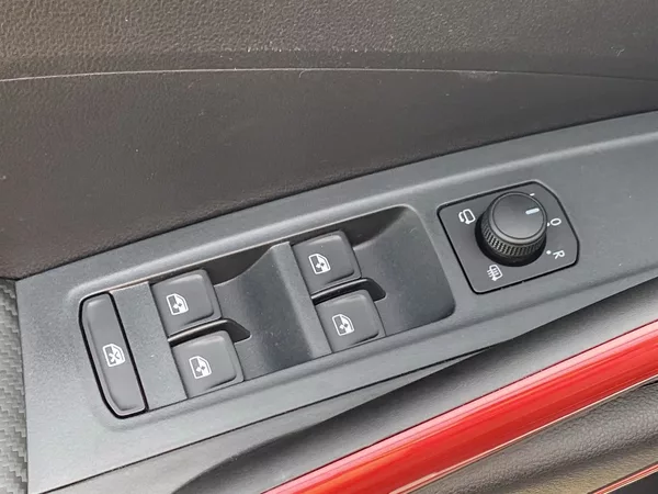 Škoda Fabia 1,0 TSI 85 kW DSG Monte Carlo - foto 8
