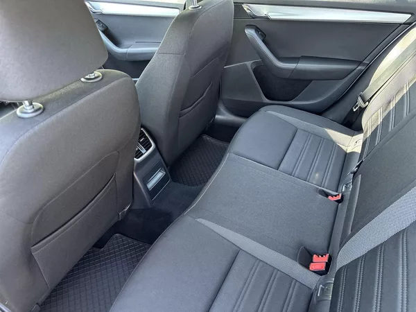Škoda Octavia 1.8 TSI Ambition + - foto 8