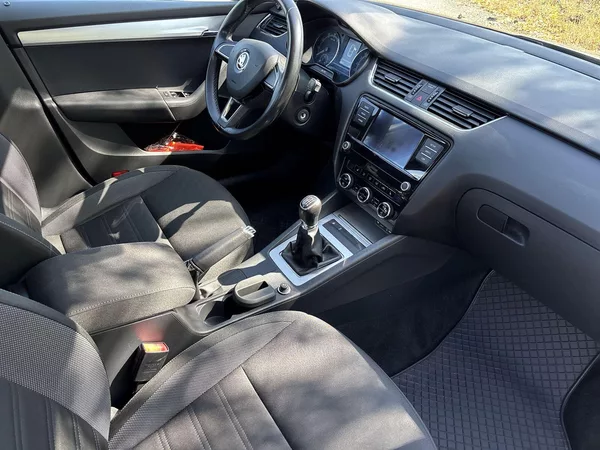 Škoda Octavia 1.8 TSI Ambition + - foto 9