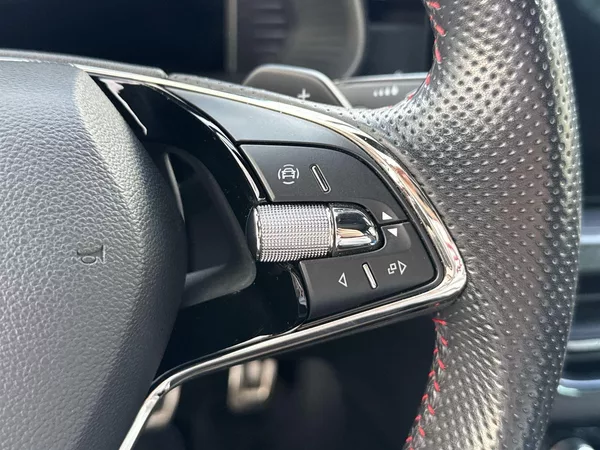 Škoda Kamiq 1.0 TSI DSG Monte Carlo - foto 22