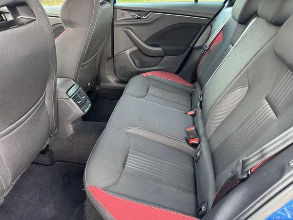 Škoda Kamiq 1.0 TSI DSG Monte Carlo - foto 8