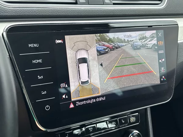 Škoda Superb Combi 2.0 TDI DSG Style - foto 12