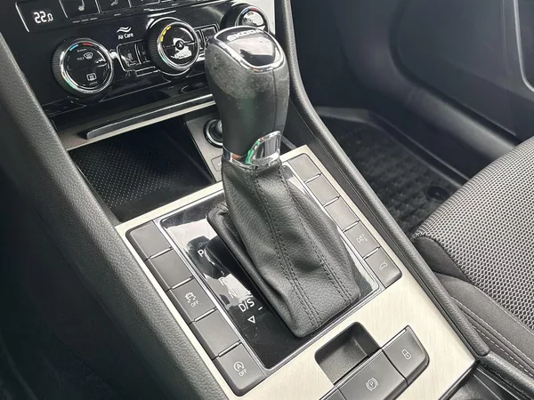 Škoda Superb Combi 2.0 TDI DSG Style - foto 15