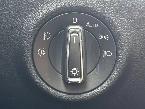 Škoda Superb Combi 2.0 TDI DSG Style - foto 16