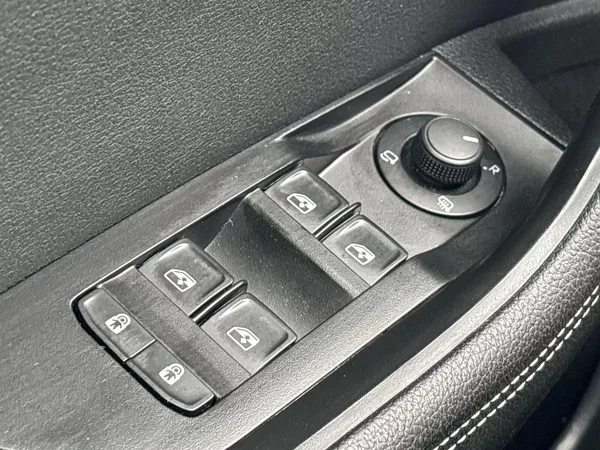 Škoda Superb Combi 2.0 TDI DSG Style - foto 17