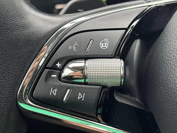 Škoda Superb Combi 2.0 TDI DSG Style - foto 19
