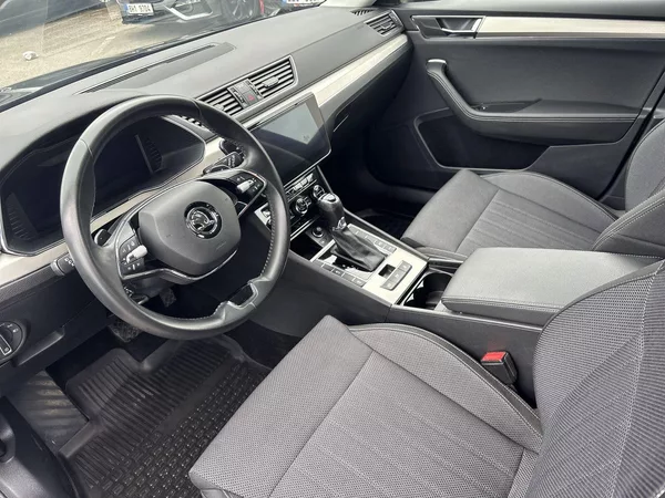 Škoda Superb Combi 2.0 TDI DSG Style - foto 6