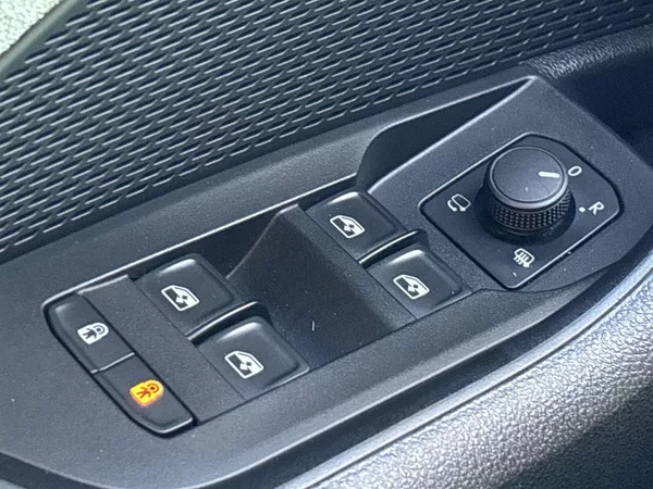Škoda Octavia Combi 2.0 TDI DSG Top Selectio - foto 17