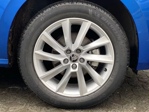 Škoda Kamiq 1.0 TSI Top Selection - foto 31