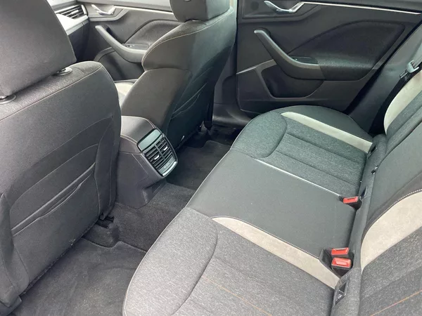 Škoda Kamiq 1.0 TSI Top Selection - foto 9