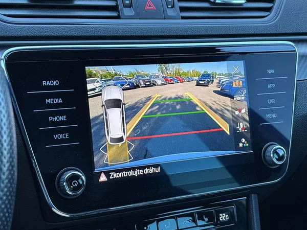 Škoda Superb Combi 2.0 TDI DSG Sportline - foto 13