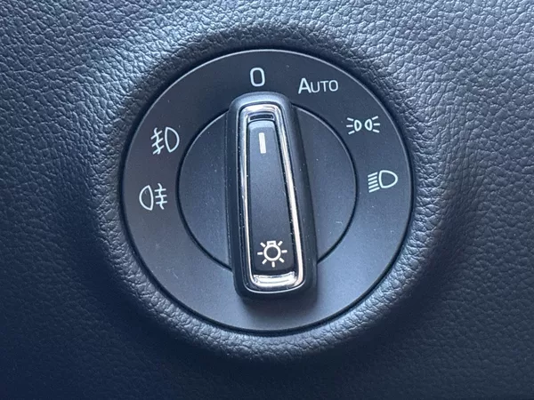 Škoda Superb Combi 2.0 TDI DSG Sportline - foto 17