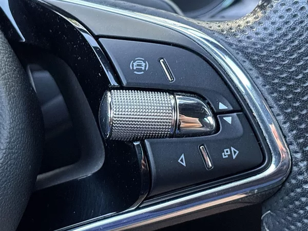 Škoda Superb Combi 2.0 TDI DSG Sportline - foto 21