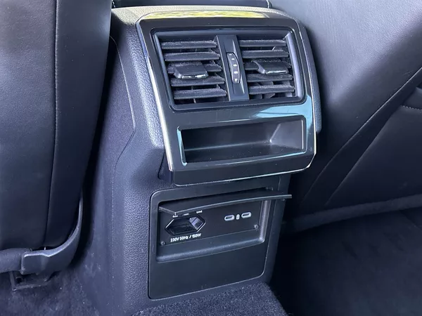 Škoda Superb Combi 2.0 TDI DSG Sportline - foto 29