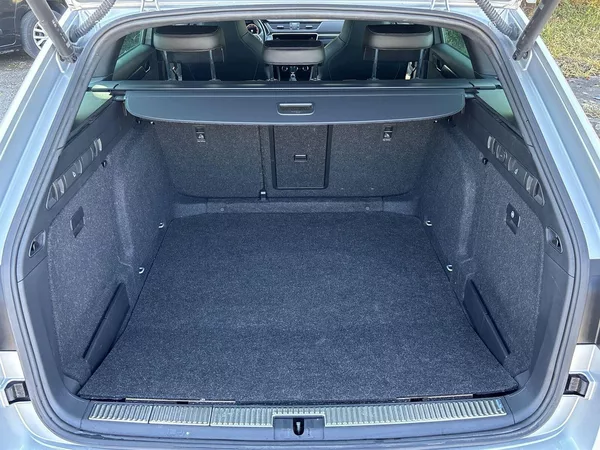Škoda Superb Combi 2.0 TDI DSG Sportline - foto 31