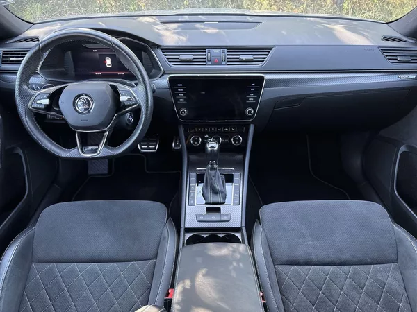 Škoda Superb Combi 2.0 TDI DSG Sportline - foto 5