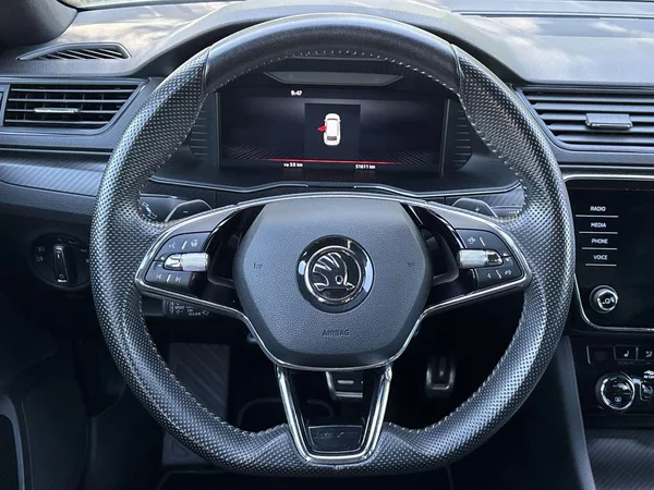 Škoda Superb Combi 2.0 TDI DSG Sportline - foto 6