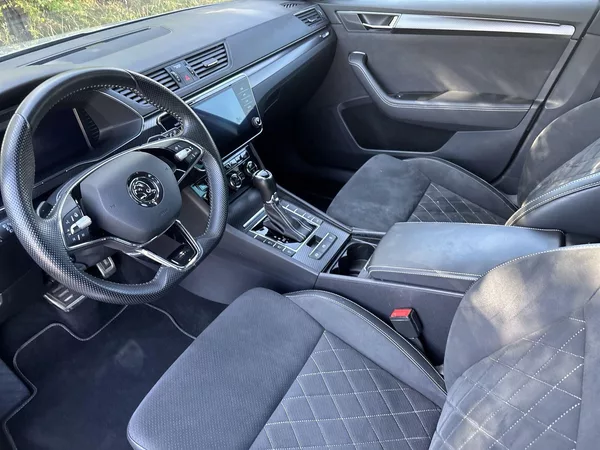 Škoda Superb Combi 2.0 TDI DSG Sportline - foto 8