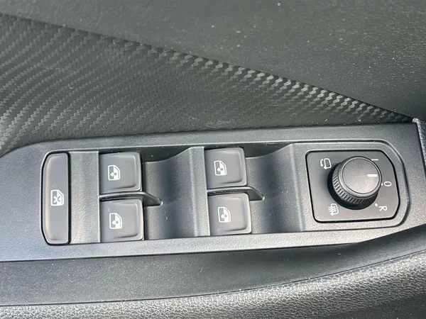 Škoda Kamiq 1.0 TSI 85 KW DSG Monte Carlo - foto 19