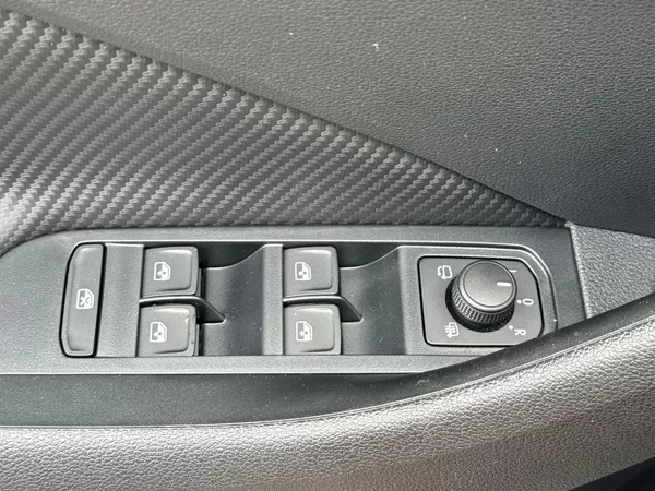 Škoda Kamiq 1.0 TSI DSG Monte Carlo - foto 11