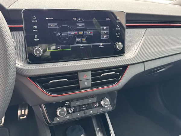 Škoda Kamiq 1.0 TSI DSG Monte Carlo - foto 23