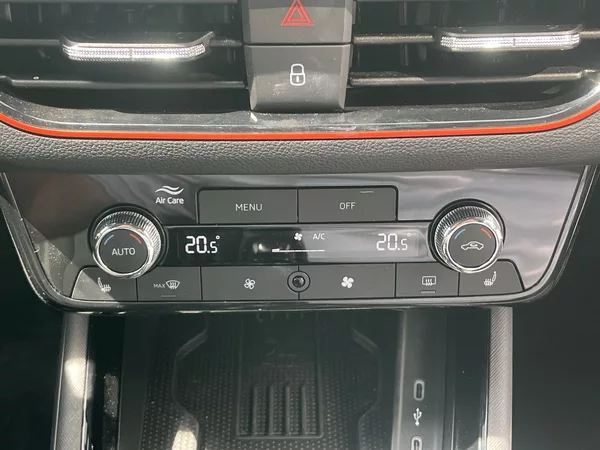 Škoda Kamiq 1,5 TSI 110 kW DSG MONTE CARLO - foto 16