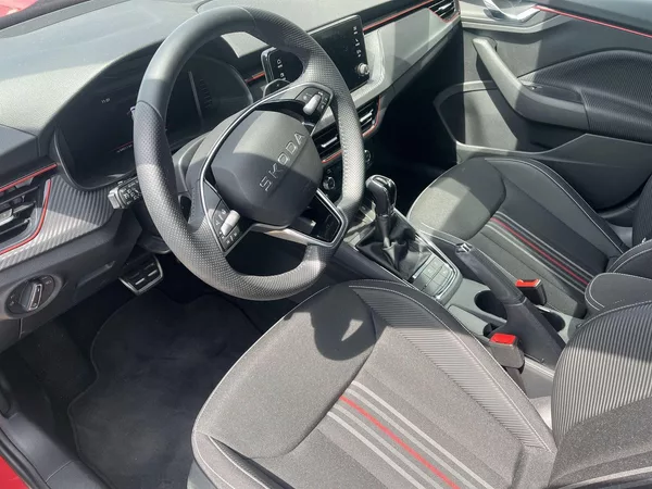 Škoda Kamiq 1,5 TSI 110 kW DSG MONTE CARLO - foto 9