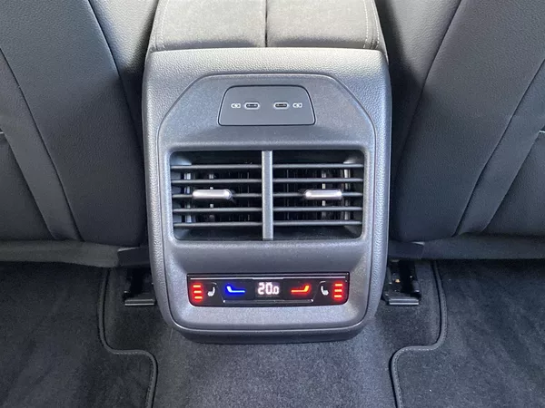 Škoda Superb 2.0 TDI 4x4 DSG SportLine - foto 30