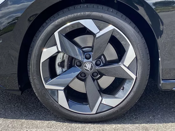 Škoda Superb 2.0 TDI 4x4 DSG SportLine - foto 35